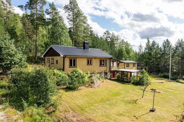 Main view of the cottage