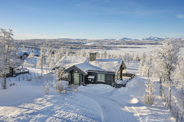 Eiendomsmegler 1 v/Unni Rolstad presenterer Lauvåsvegen 256!