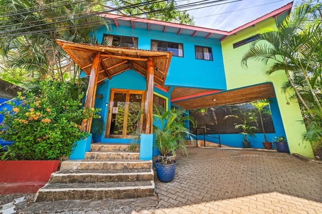 Charming 11-Suites Hotel with Ocean & Mountain Views in Tamarindo — Photo 1