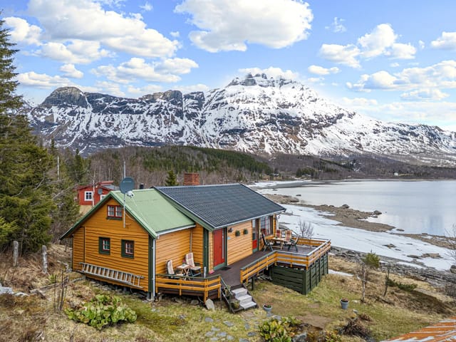 EIE Harstad presents this beautiful holiday property by Skoddebergvannet