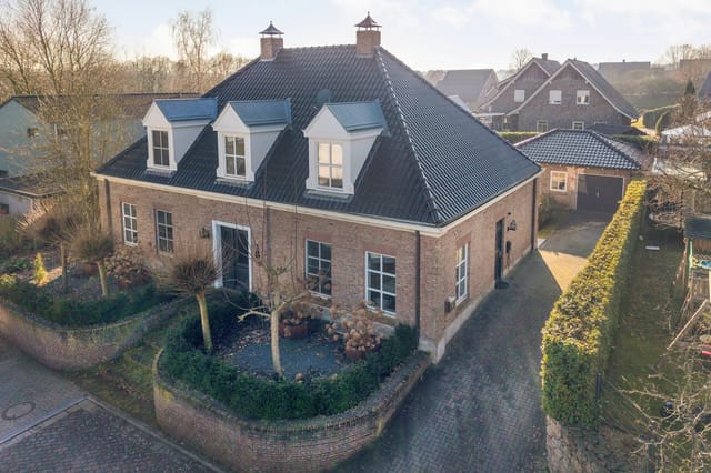 Front view of Martin-Niemöller-Straße 8