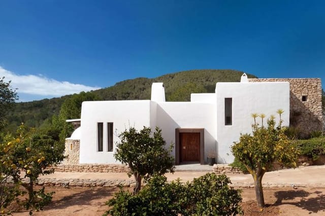 View of the villa from the garden