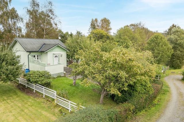 Cottage exterior view