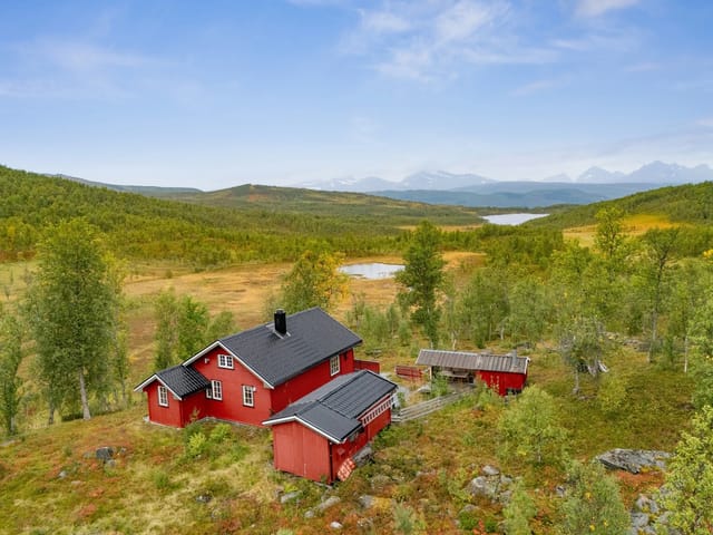 Welcome to Rognlivatnet 176 - located in peaceful and scenic surroundings!