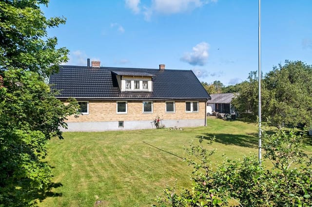 Front view of the estate