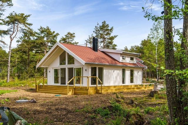 Rare opportunity – possibly the last newly built cabin on beautiful Kaholmen.
