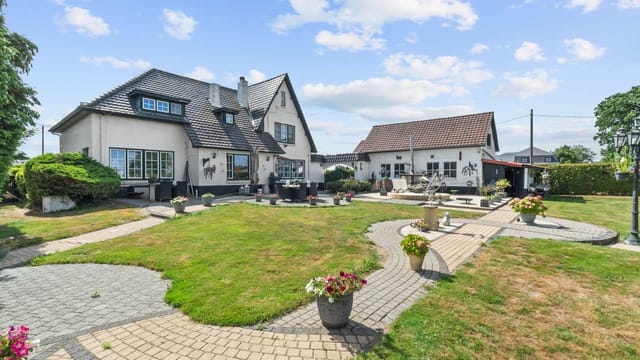 Front view of Diestersteenweg 25