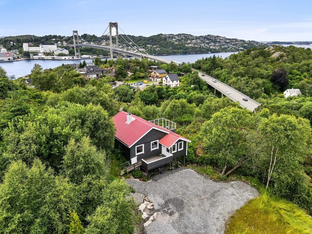 Front view of the property