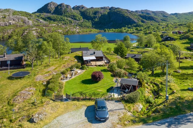 Charming holiday home at Tjørn in Bjerkreim