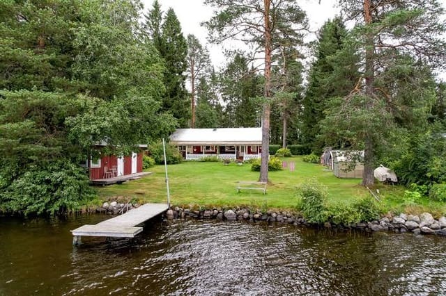Lakefront view of Bussjö 278 B