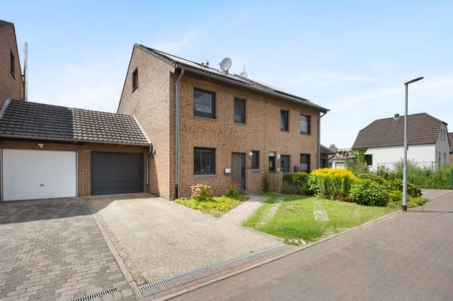 Front view of Deekenstrasse 51
