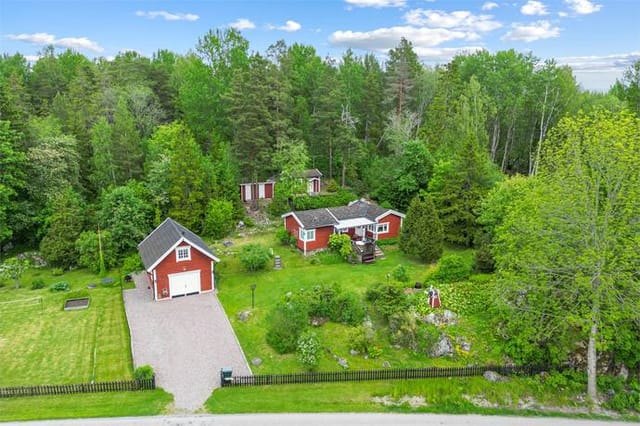 Exterior view of the summer cottage