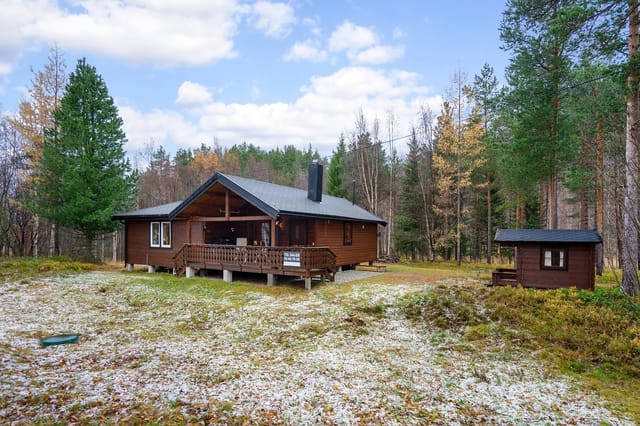 Welcome to Strongmobakken 123! Charming cabin with covered veranda - perfect for long summer evenings or quiet moments with views of nature.