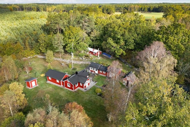 Front view of the main house and garden