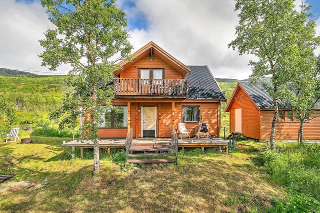 Spacious mountain cabin with 3 bedrooms and outbuilding/annex