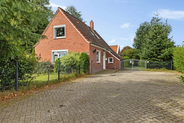 Front view of Breiter Weg 74