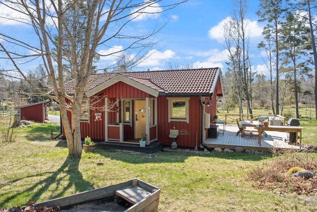 Exterior view of Åkerblomsvägen 14