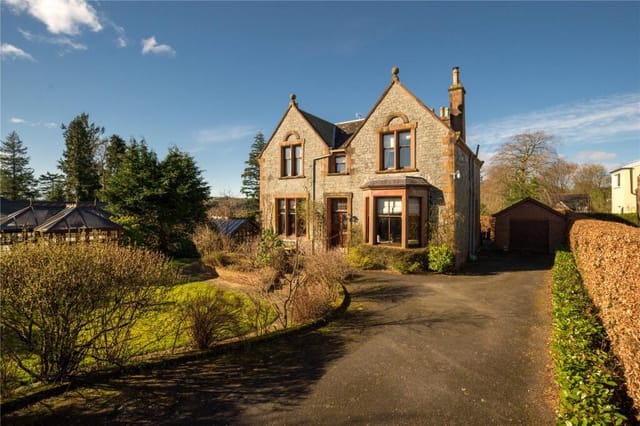 Front exterior of Trentham Lodge