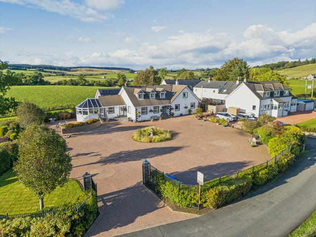 Front view of Overglinns Stables