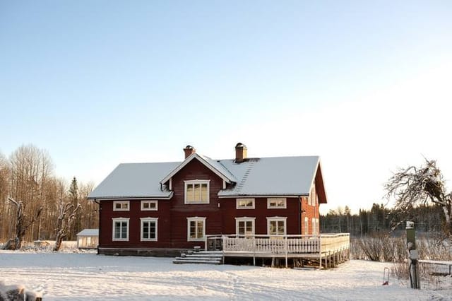 8 room farm with agriculture at Bår Mats-Pers 100 Möklinta Sala municipality