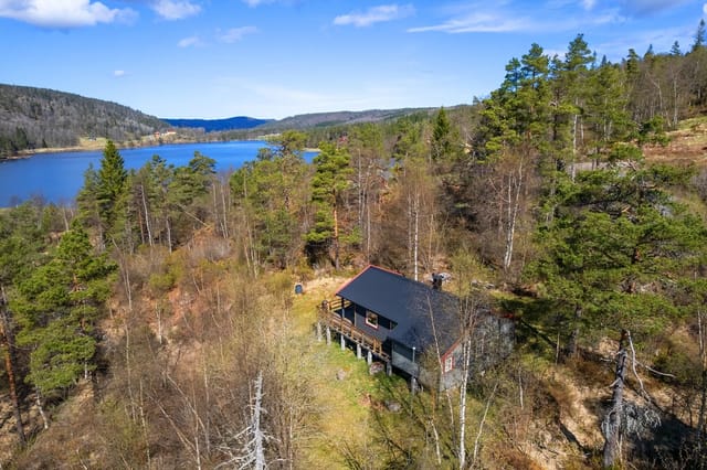 Front view of the cabin at Slalåmveien 74