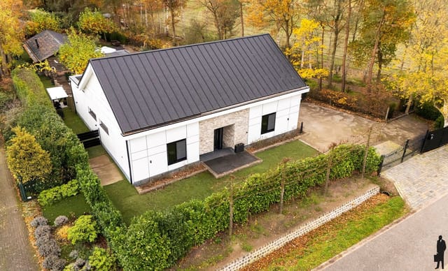 Front view of Aarle 7-D villa