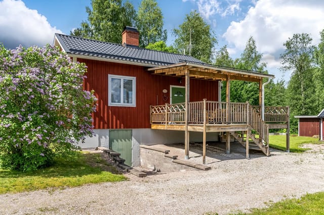 Exterior view of the house and garden
