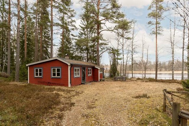 Cottage exterior view