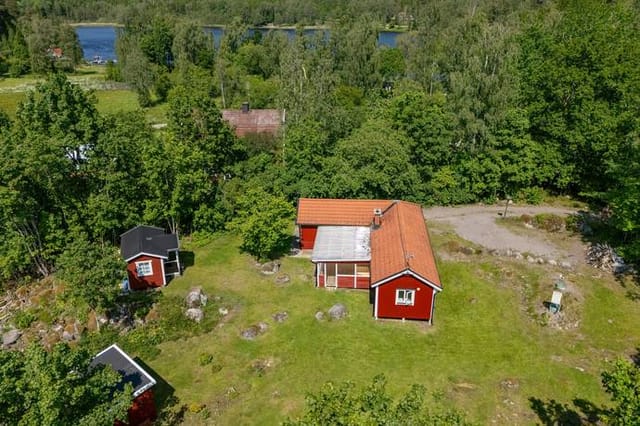Exterior view of the house and garden