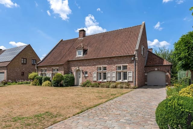 Front view of Steenweg Weelde 116