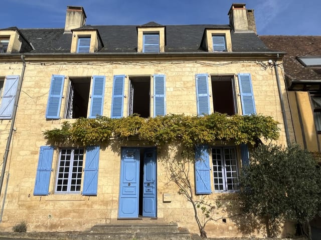 View of the house from the street