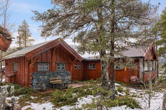 Aktiv Eiendomsmegling v/ Hallvard Fjone presents Bjørnør Sør 15