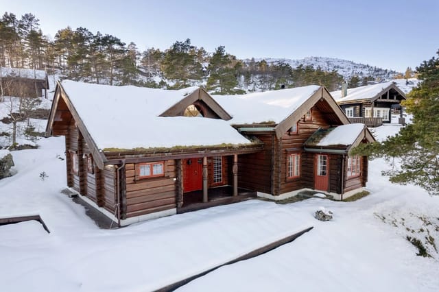 Welcome to Lislelia 43 - Spacious and well-maintained log cabin