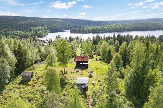 Cottage exterior view