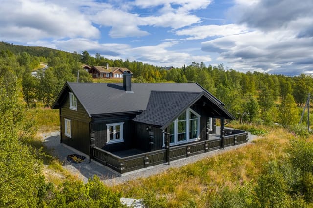 Modern and stylish cabin with attractive location in Beitostølen
