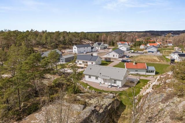 4-room Winterized Holiday Home on Hälleflundravägen 10, Grebbestad, Tanum Municipality