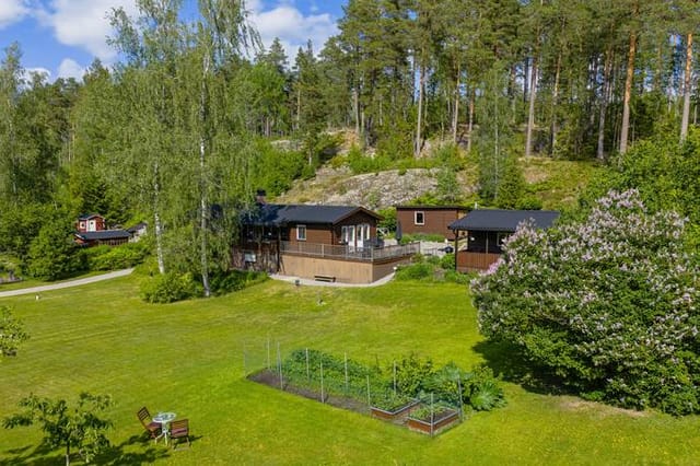Front view of the house and garden