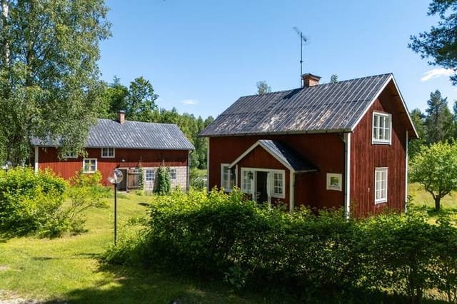 Exterior view of Fuskås 1 country home