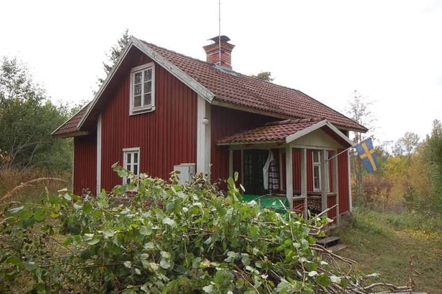 Cottage exterior view