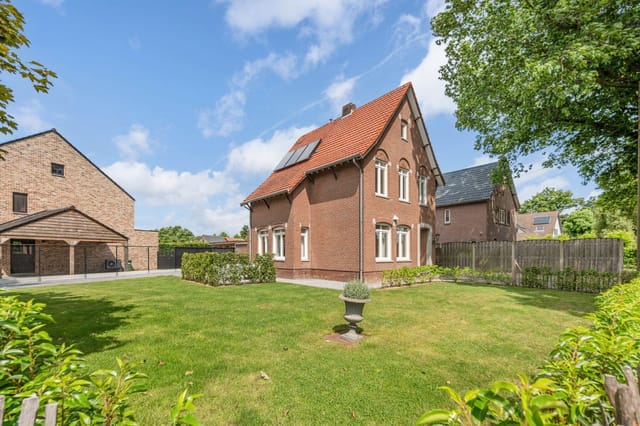 Front view of Venlosesteenweg 189