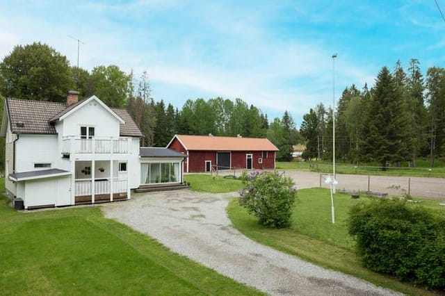 Front view of the house and grounds
