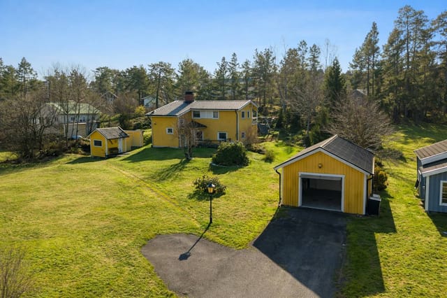 Exterior view of the house and garden
