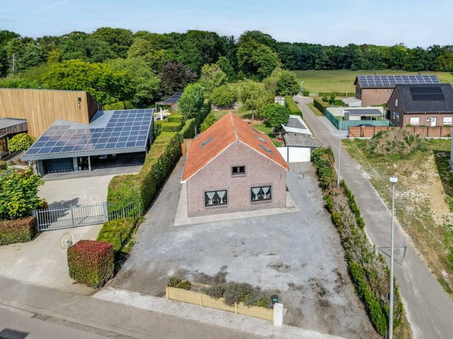 Front view of Waterstraat 70, Lanaken