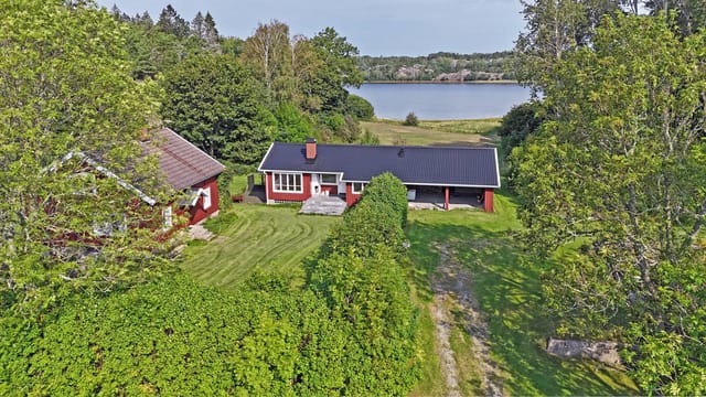 Main house and sea view