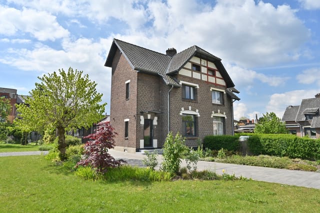 View of the house from the street