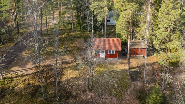 Exterior view of Gäddesta No. 118 cottage