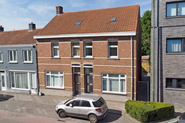 Front view of Pastoor de Katerstraat 13