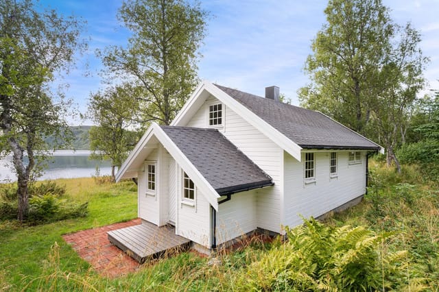 Front view of the cabin and boathouse