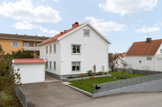 Front view of the villa