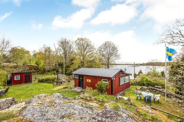 Front view of the cottage